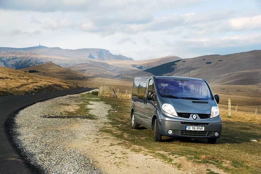 Test Renault Trafic dCi 115: Un „people carrier” cinstit 10 Test Renault Trafic dCi 115: Un „people carrier” cinstit
