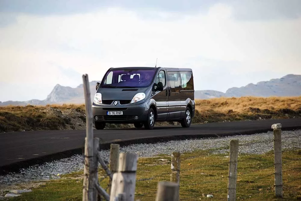 Test Renault Trafic dCi 115: Un „people carrier” cinstit 9 Test Renault Trafic dCi 115: Un „people carrier” cinstit