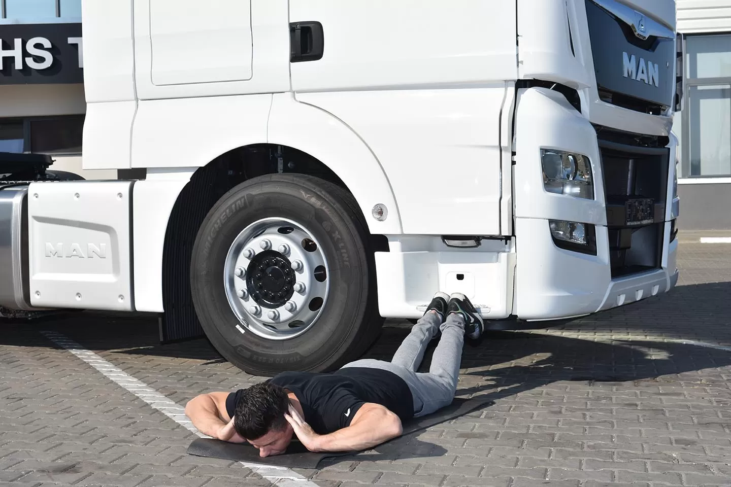 #FitTrucker: Exerciții pentru antrenarea mușchilor abdominali și lombari 14 4.61