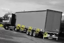 Toate modelele Schmitz Cargobull vor include lumini de semnalizare pe laterale